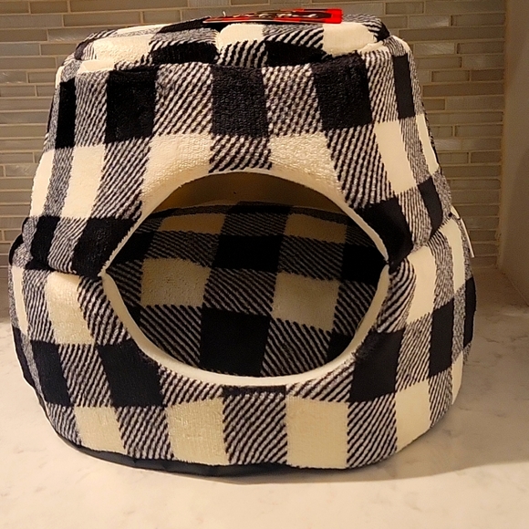 Woof Pet Bed - Picture 3 of 5